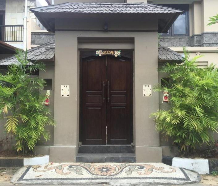 Indah Kuta Royal - Private Pool - Optic Fiber High Speed Internet Villa